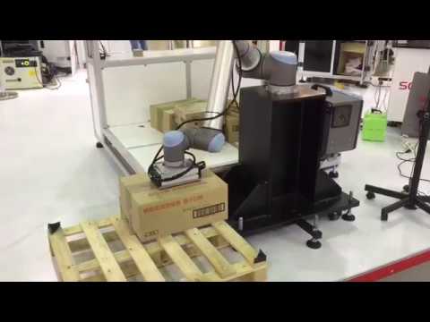 SOLOMON AccuPick Enables Robot to Pick Up Randomly Placed Boxes and Sorts